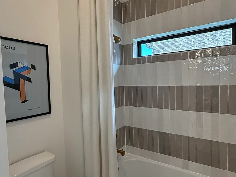 4916 Dickens Landing Dr — Photo 12