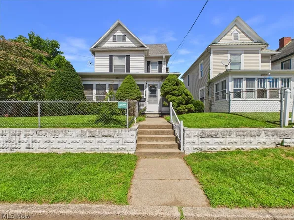 927 32nd St, North Parkersburg, WV 26104