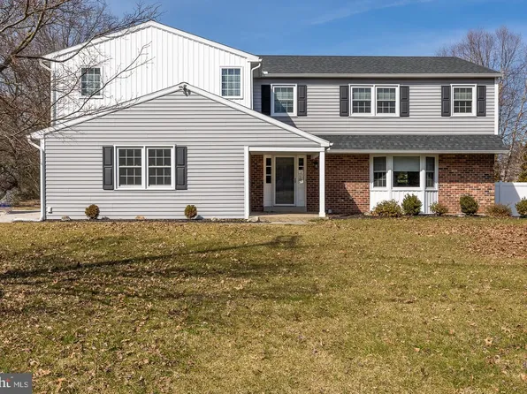 10 Ferry Ln, Phoenixville, PA 19460