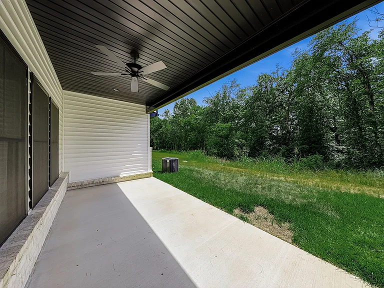 149 Luke Ct — Photo 39