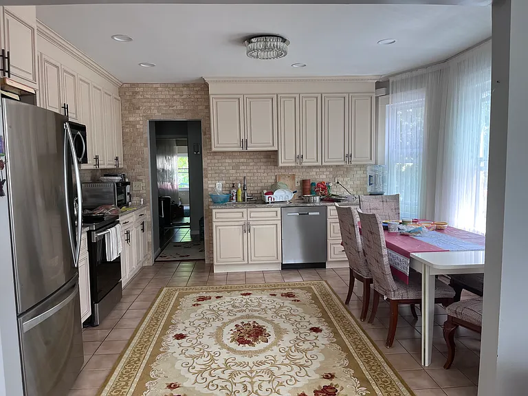 70 Westfield Ave — Photo 10