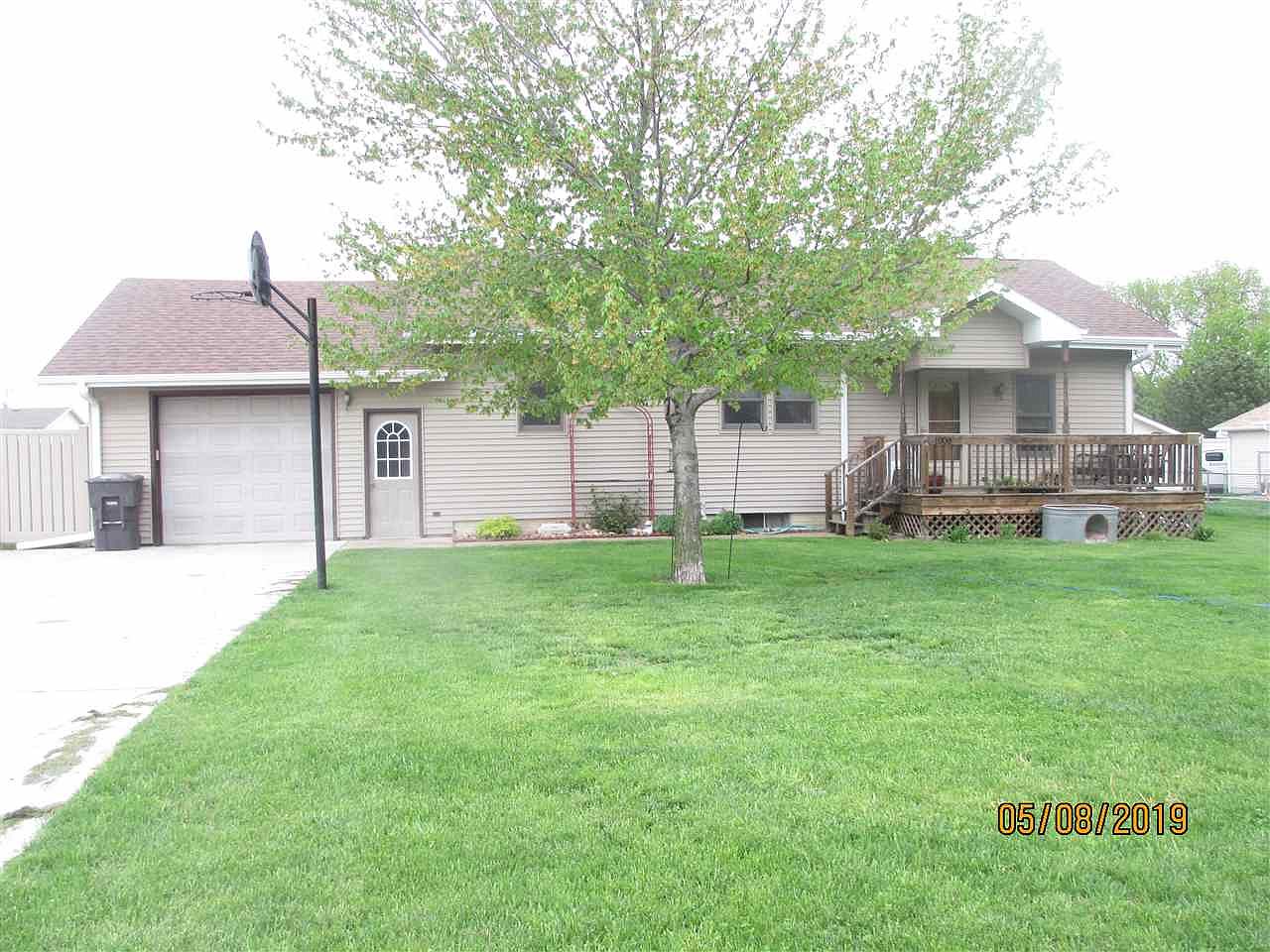 1006 W York St, Blue Hill, NE 68930 Zillow