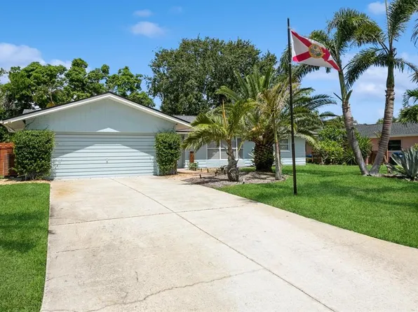1304 63rd St NW, Bradenton, FL 34209