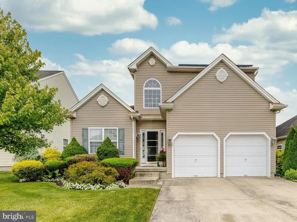 20 June Ann Dr, Clayton, NJ 08312