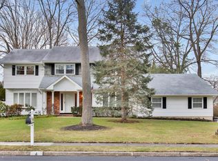 4 Humming Bird Ln, Toms River, NJ 08755