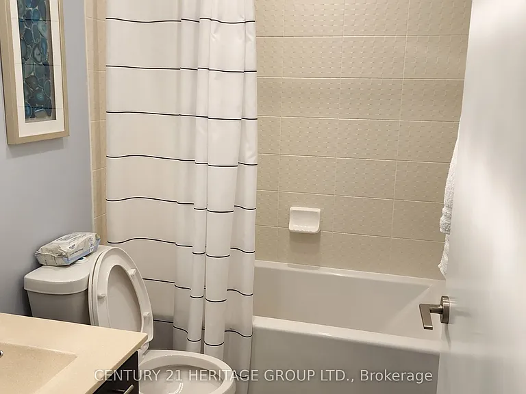 135 Village Green Sq #525 — Photo 26