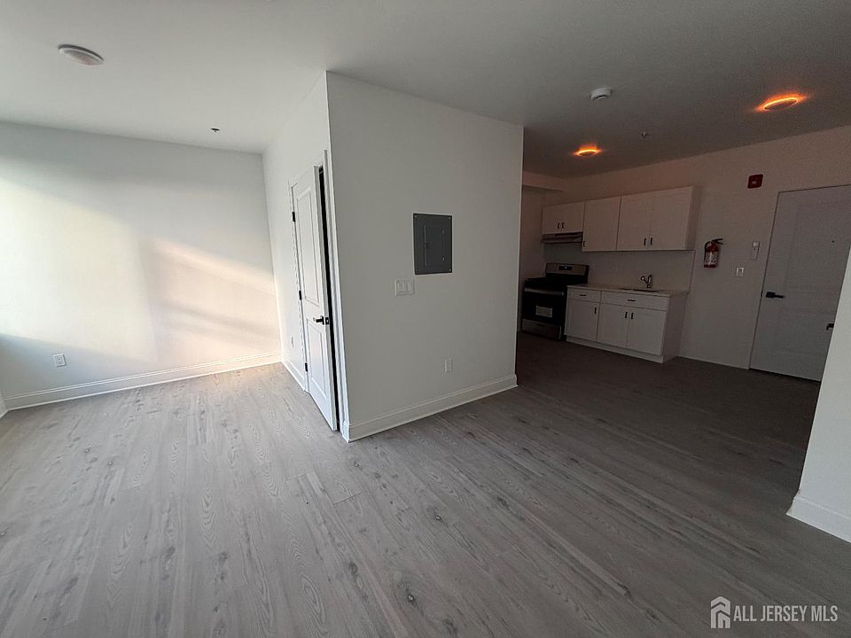 2nd image of 103 Bayard St #17