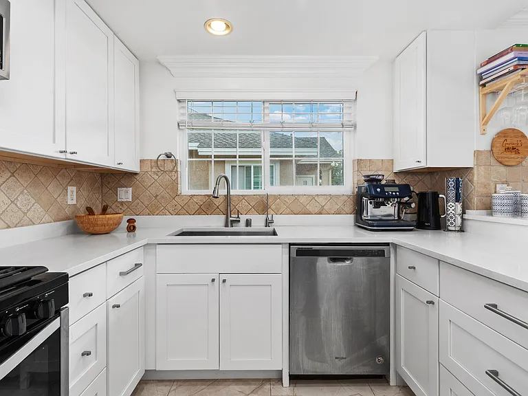 53 Woodleaf — Photo 9