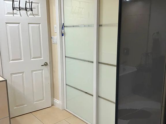 3rd image of 9211 Chapmond Cres #3
