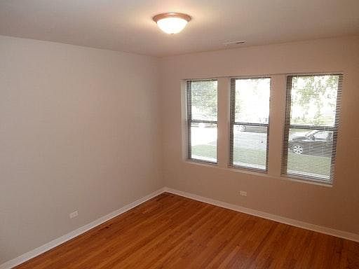 3rd image of 6704 N Artesian Ave #1ST