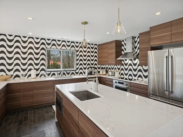 66 Davis Dr — Photo 6