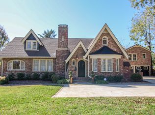 1401 N Roan St, Johnson City, TN 37601