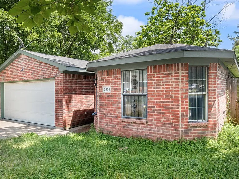 2526 Exeter Ave — Photo 2