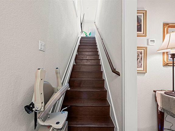 5th image of 1201 Highknoll Ln