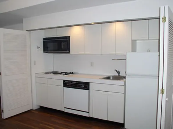 45 Tudor City Place image 1 of 4