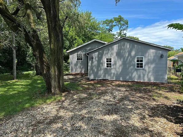14521 N Grandview Dr, Chillicothe, IL 61523