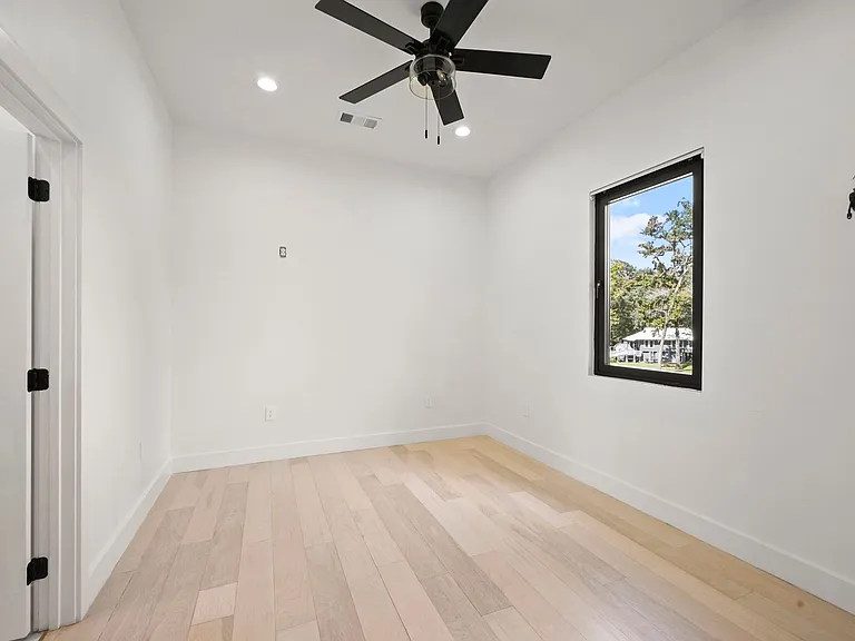 9825 Fawn View Dr — Photo 29