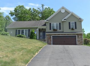 9 Chelsea Ct, Troy, NY 12182