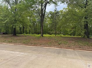 402 N Forest Lake Dr, Texarkana, TX 75503