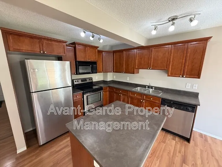 57 Vaughn Ave — Photo 5