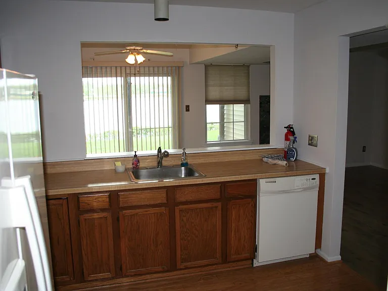 Last look at the original Kitchen. Total re-model starts this weekend.
9.5 X 10.5 Kitchen looking towards pass through to Dining Room.
