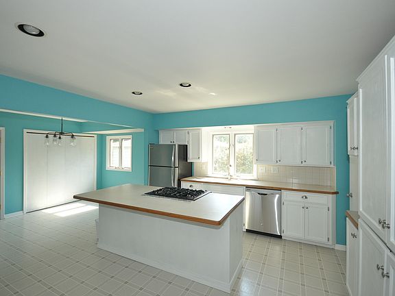 5th image of 4835 W Parkland Ave
