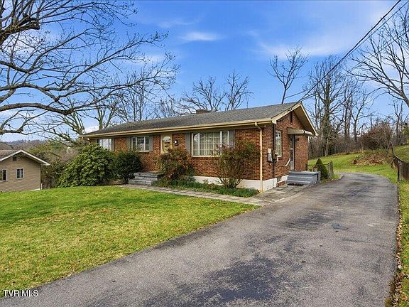 2nd image of 313 Belmont Dr