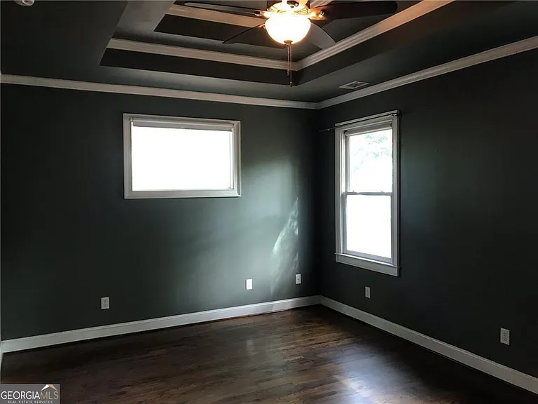 49 Leslie St — Photo 25