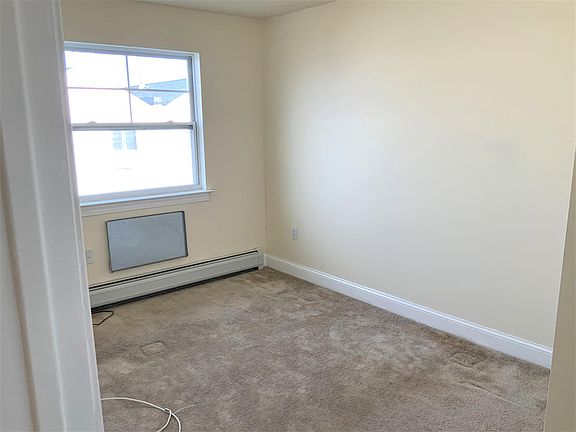 5th image of 110 Dolphin Ct #2