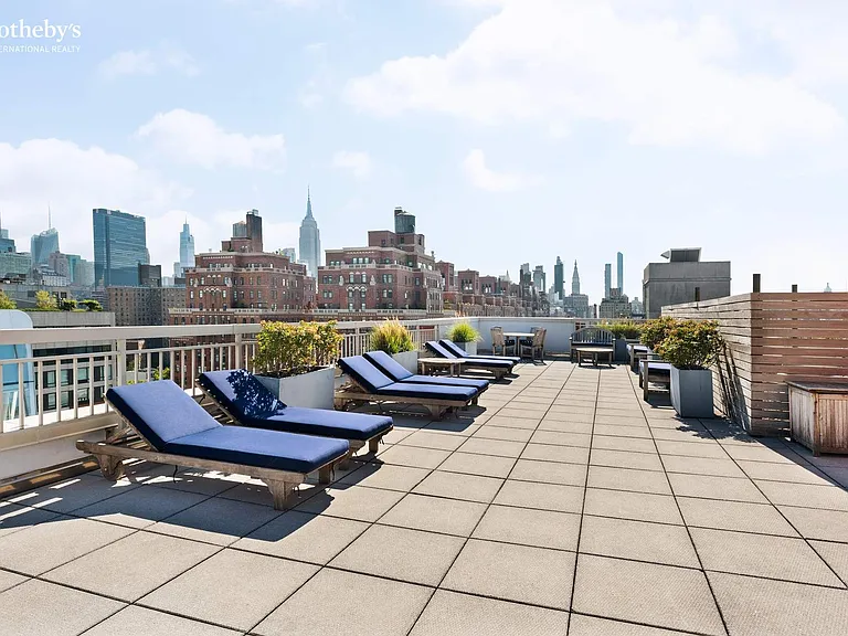 520 W 23rd St #8B — Photo 18