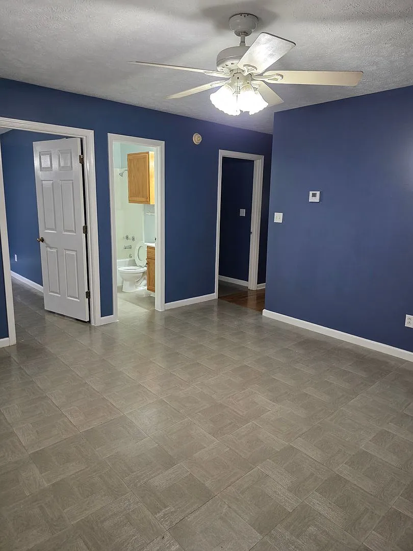 103 Stanford Cir Apt 9 — Photo 4