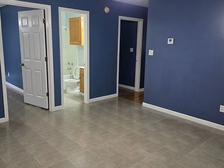 103 Stanford Cir #9 — Photo 4
