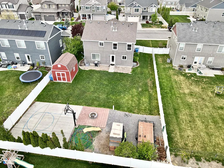 531 S Willow Xing — Photo 37