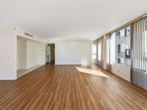 4th image of 2100 Saint Charles Ave APT 5C