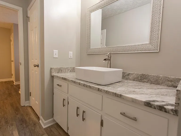 128 Oak Creek Cir — Photo 9