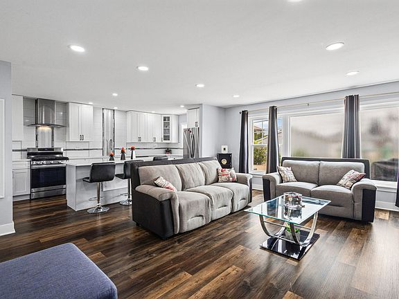4th image of 4329 N Oriole Ave