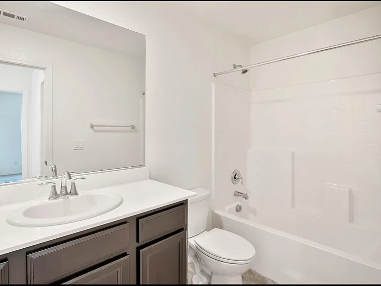 11030 International Dr — Photo 31