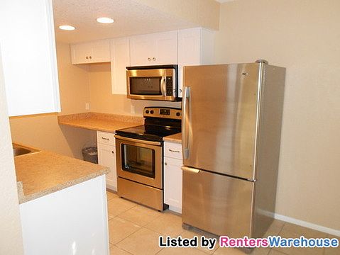 3rd image of 3402 N 32nd St Unit 146