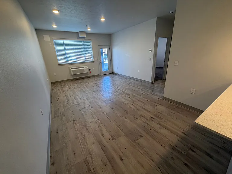 Nathan Apartments — Photo 63
