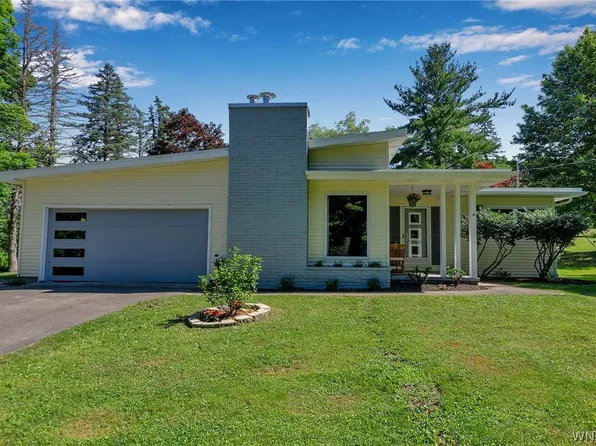 1651 Hubbard Rd, East Aurora, NY 14052