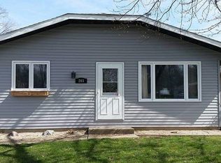 203 Powers Ave, Pekin, IL