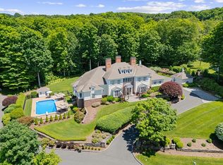 6 Hilltop Park, Wilbraham, MA 01095