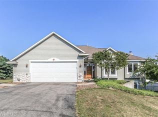 8460 Shaner Ave NE, Rockford, MI 49341