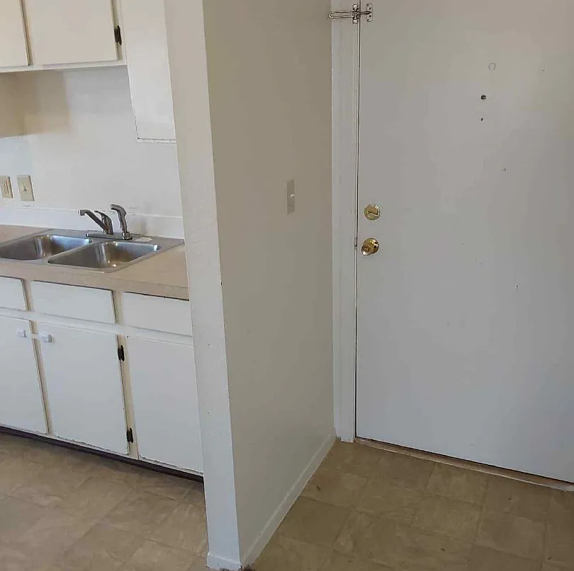 204 14th Street - Unit B — Photo 2