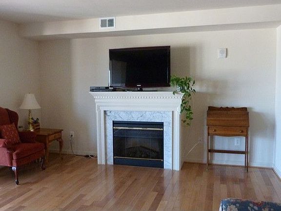 5th image of 485 Harbor Side St APT 606