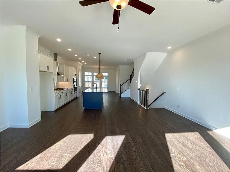 435 Ashbury Dr — Photo 12