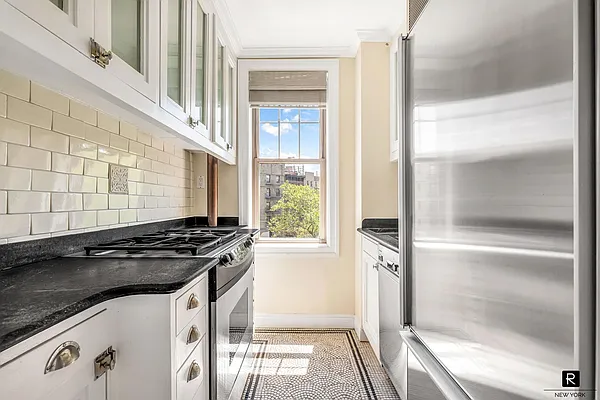 Rented by R New York | media 10