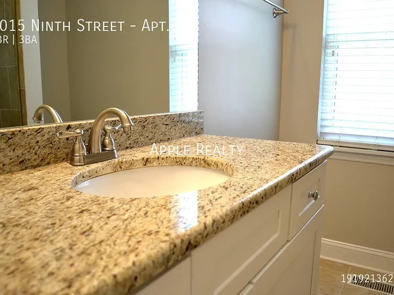 1015 9th St #2 — Photo 23
