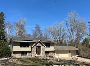 717 Mercury Dr W, Shoreview, MN 55126