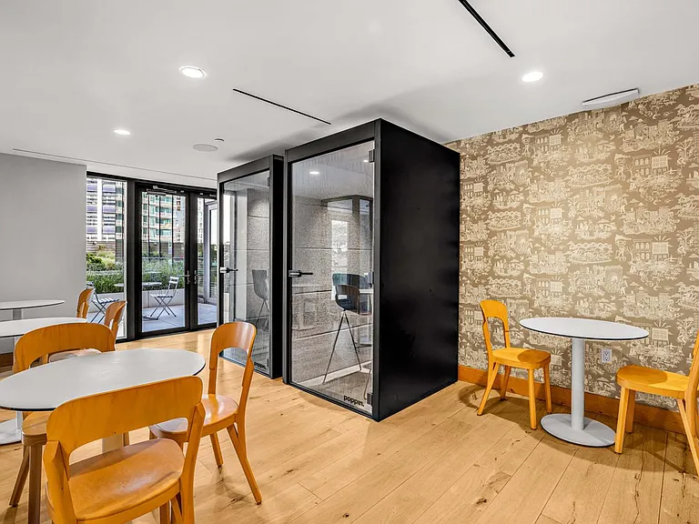 10 City Point #32G — Photo 18
